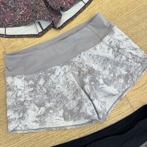 Lululemon Speed Up Mid-Rise Short